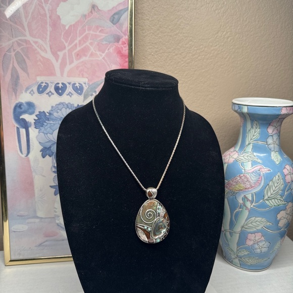 Stunning Abalone pedant necklace - Picture 15 of 16